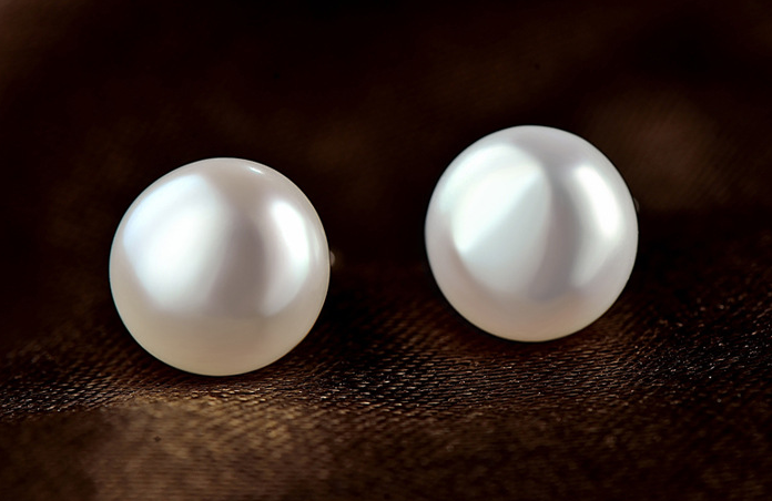 Pearl stud earrings